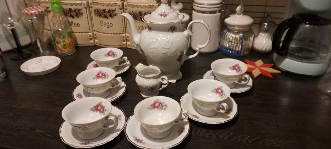 Serwis  kawowy. Porcelana.