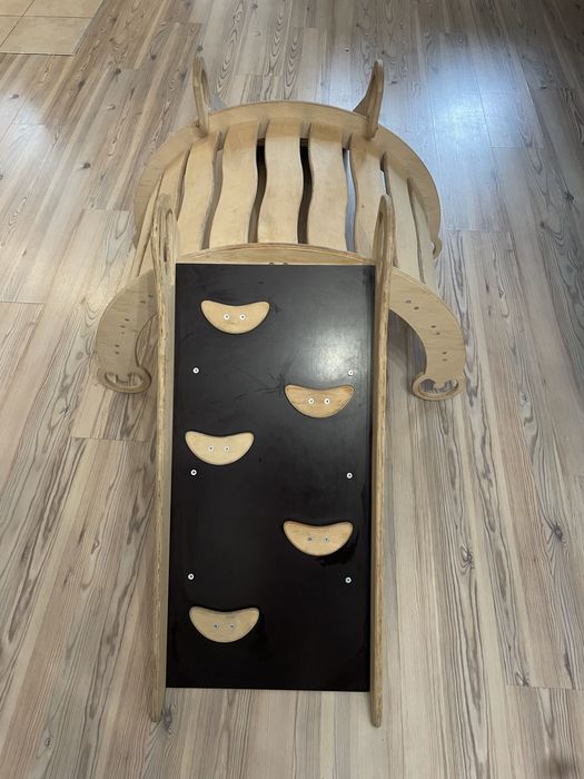 Drewniana bujaczka Montessori + 2 rampy (gładka i z chwytami)