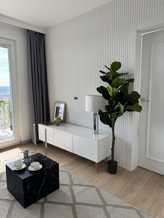 Zamień-nowe 3 pokoje z widokiem na morze, 2 balkony , loggia,