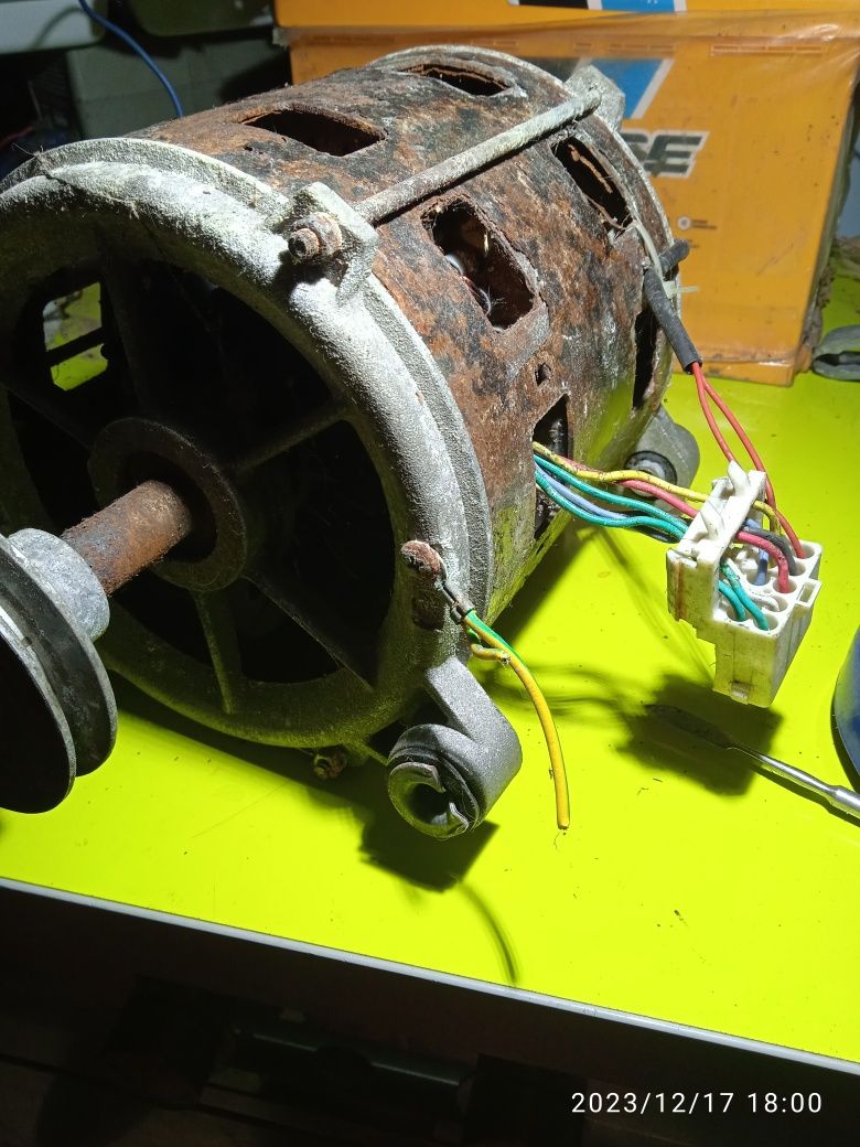 Электрический двигатель от стиральной машины