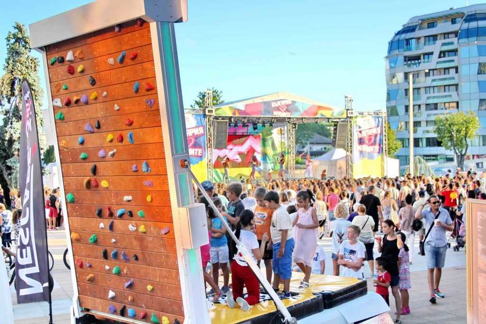 Mobilna Ruchoma Ścianka Wspinaczkowa - Innowacja we Wspinaniu