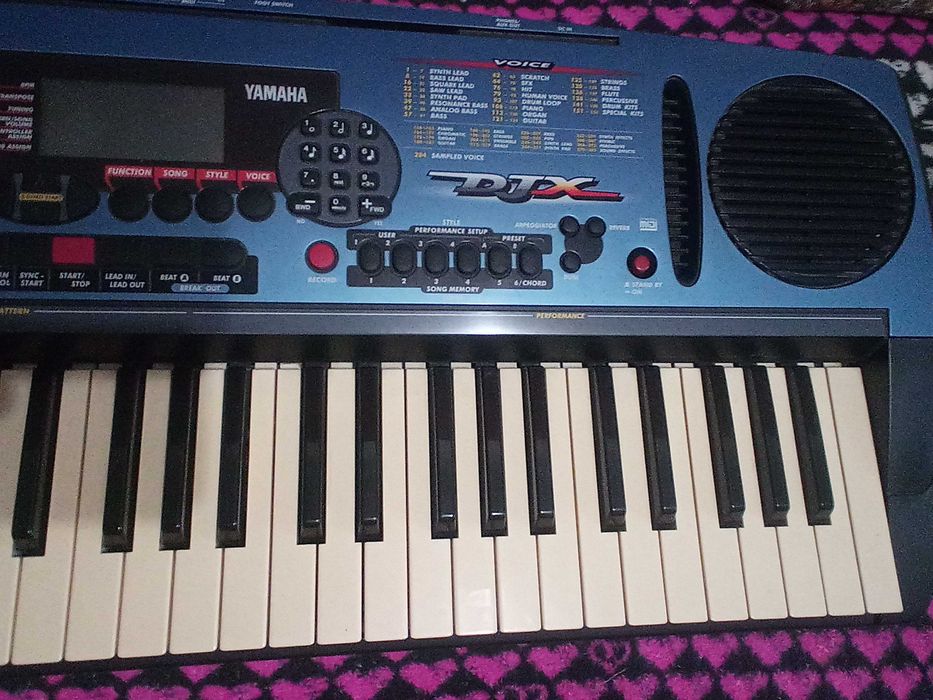 Синтезатор Yamaha DJX