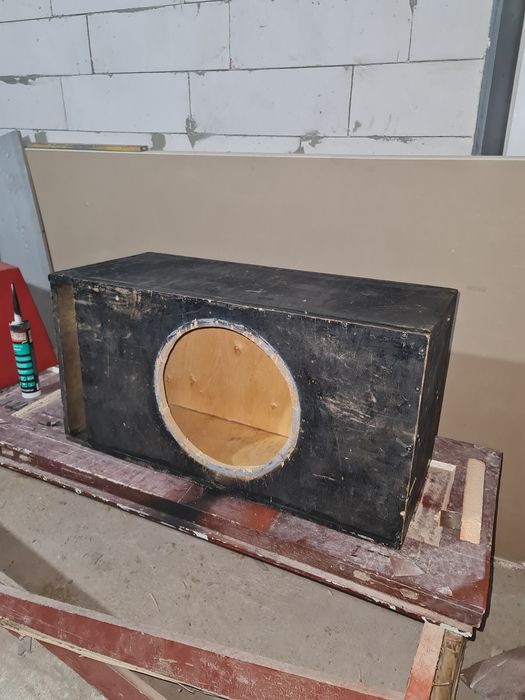 Продам короб для сабвуфера