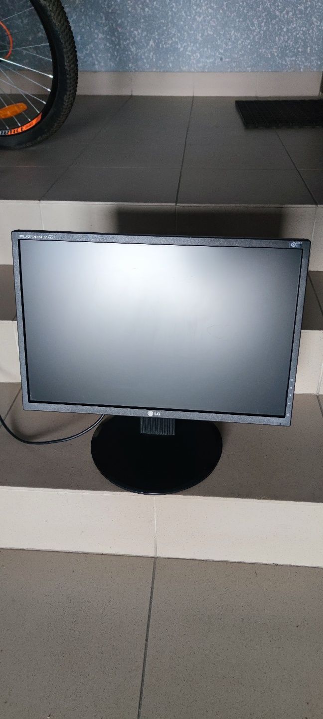 Монітор LG Flatron L194WT- BF