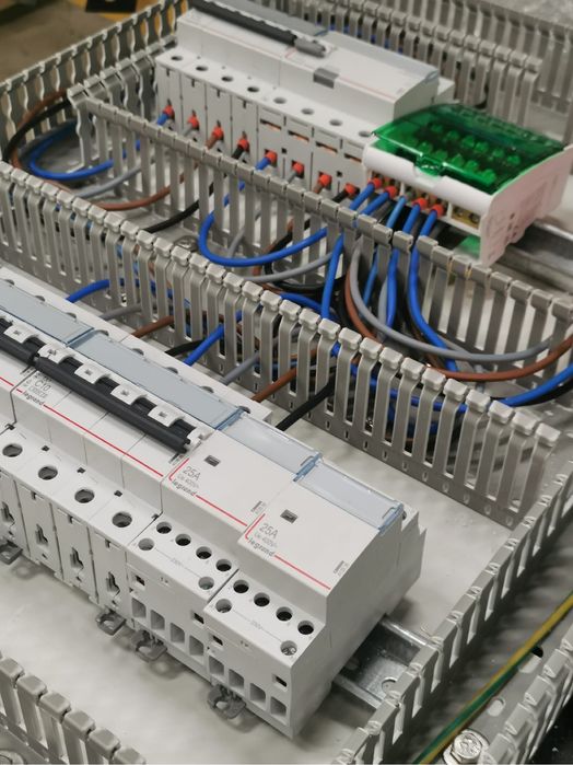 Reparação de avarias Instalações elétricas