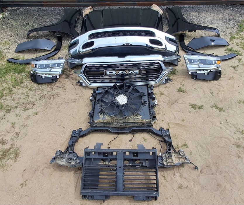 Kompletny Przód Maska Zderzak CHROM Lampy Błotniki itd. Dodge Ram V 1500 5.7 Hemi Limited 2019-