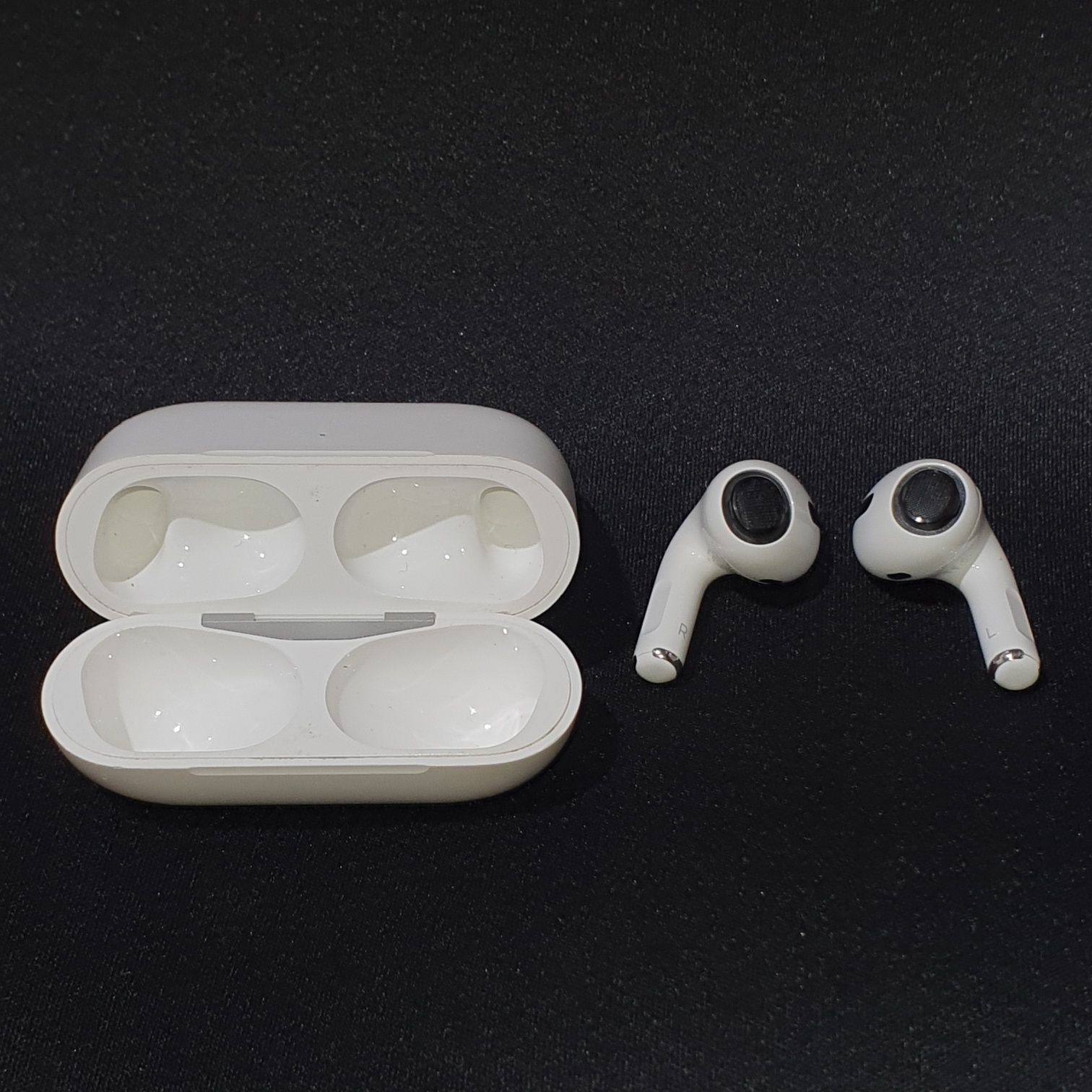 Etui i słuchawki ładujące do słuchawek AirPods Pro iPhone MagSafe