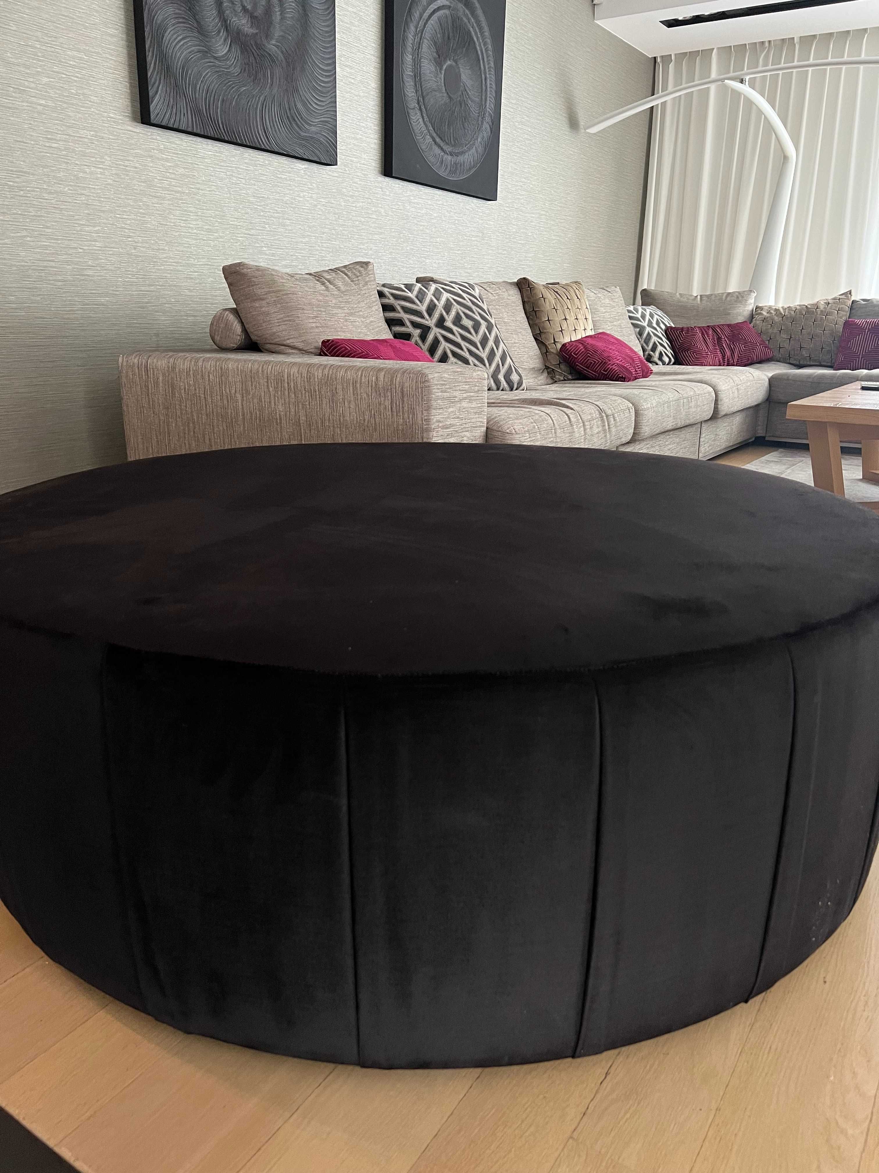 Puf- piekny czarny srednica 130 cm , h 45- mebel do duzego salonu