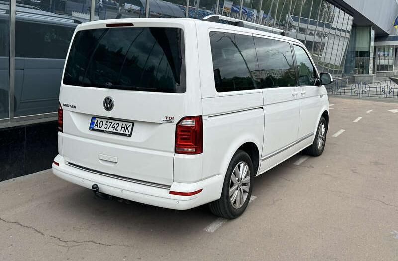 Volkswagen Multivan 2015 року