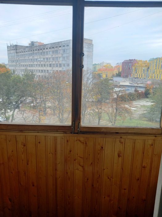 Продаж 2 - кімнатної квартири на проспекті Соборності, 11