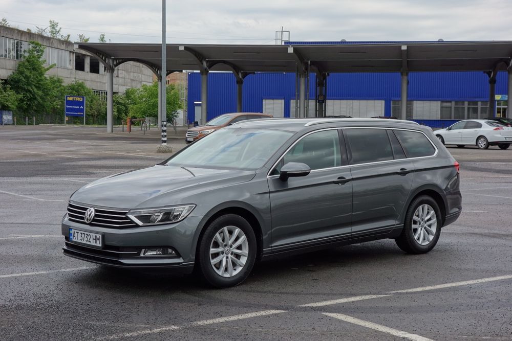 Volkswagen Passat b8  хороший стан