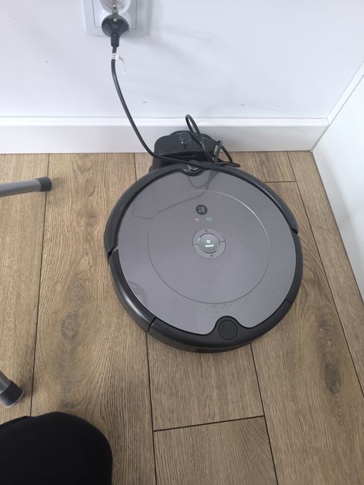 iRobot Roomba 697