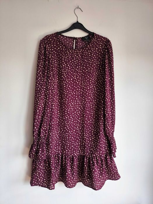 Bordowa jesienna sukienka w kropki marki AX Paris M/38 z falbanką