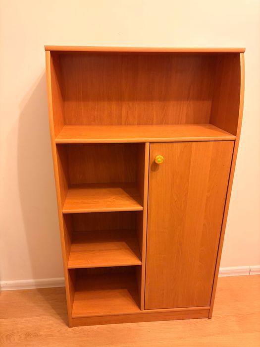 Книжкова шафа дитяча