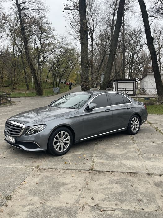 Mersedes-Benz E220