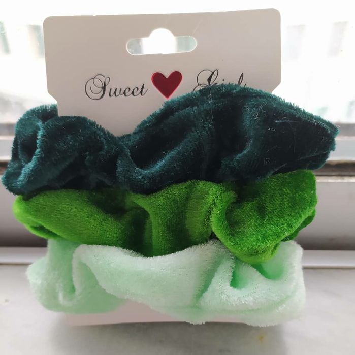 Scrunchies de veludo
