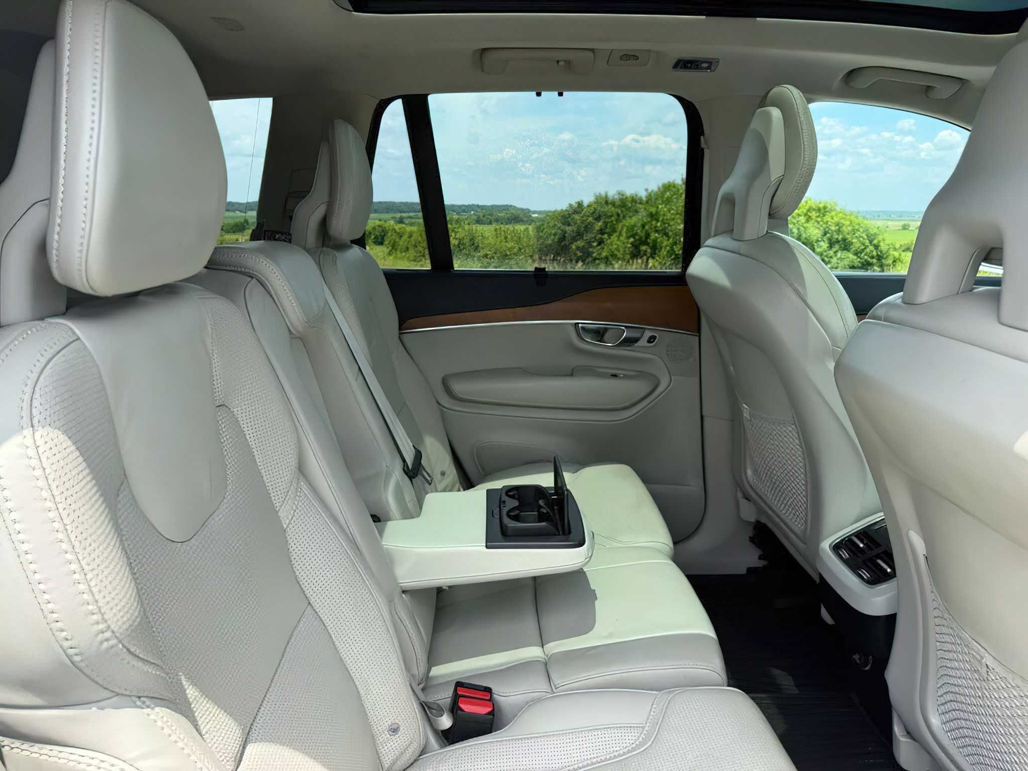 Volvo XC90   2020
