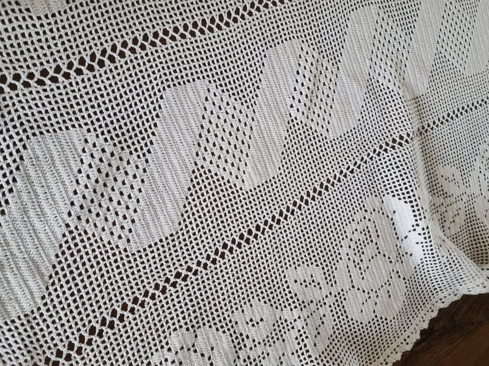 Biały obrus ręcznie robiony 120×160cm