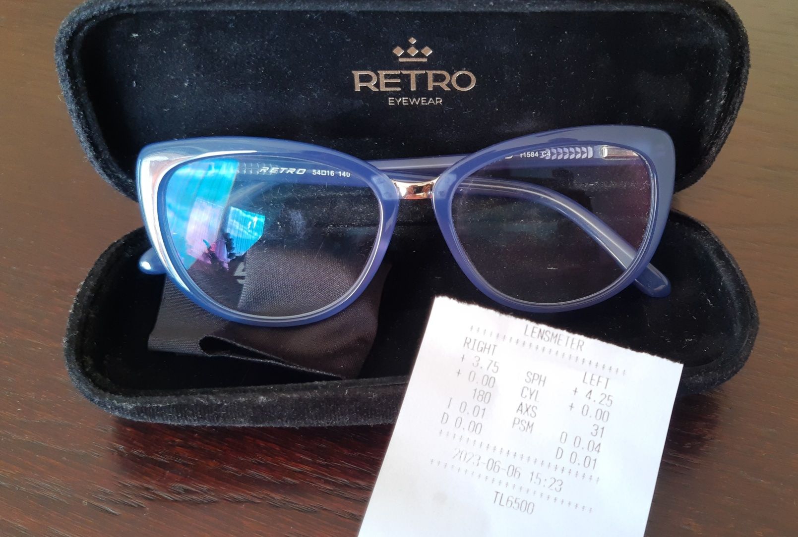 Sprzedam okulary korekcyjne firmy Retro.
