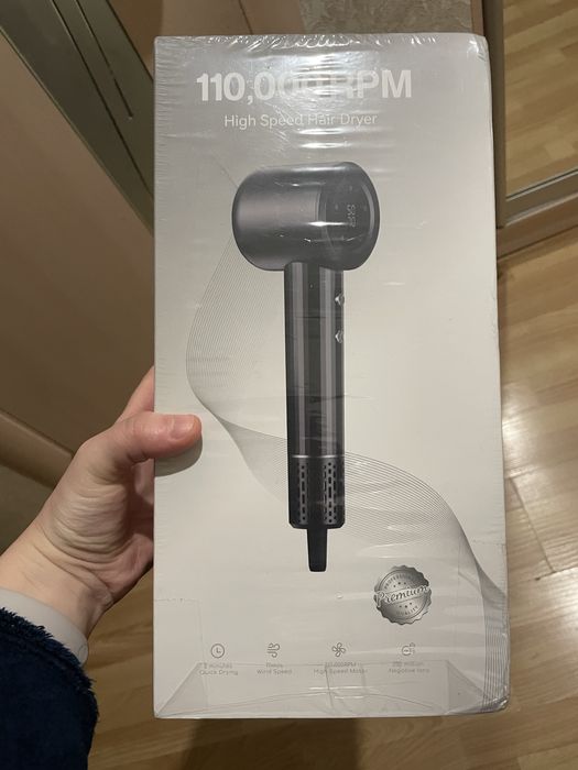 Фен для сушіння волосся