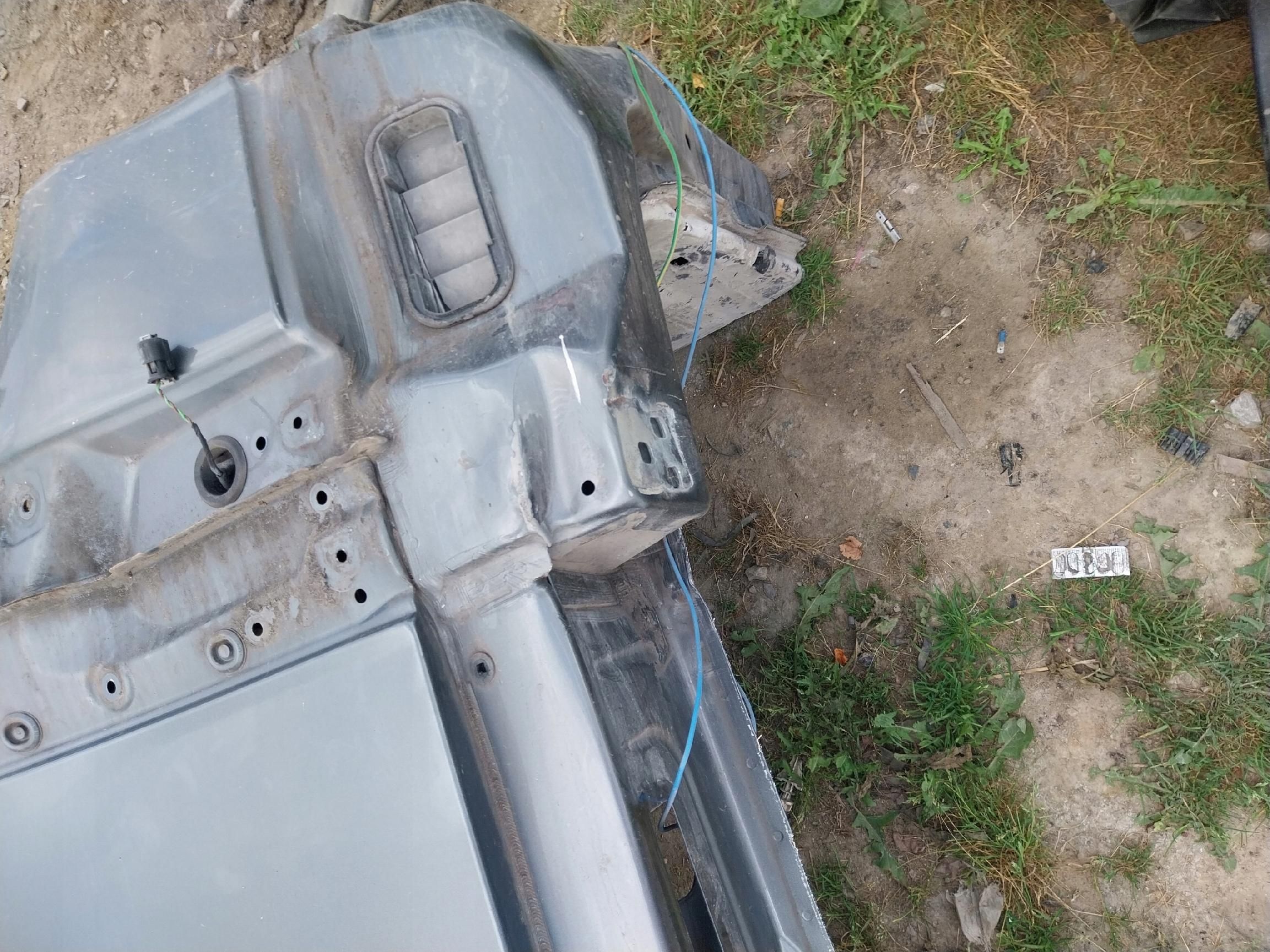 Mercedes W910 W907 Sprinter Blotnik Tylny Prawy Cwiartka Tyl