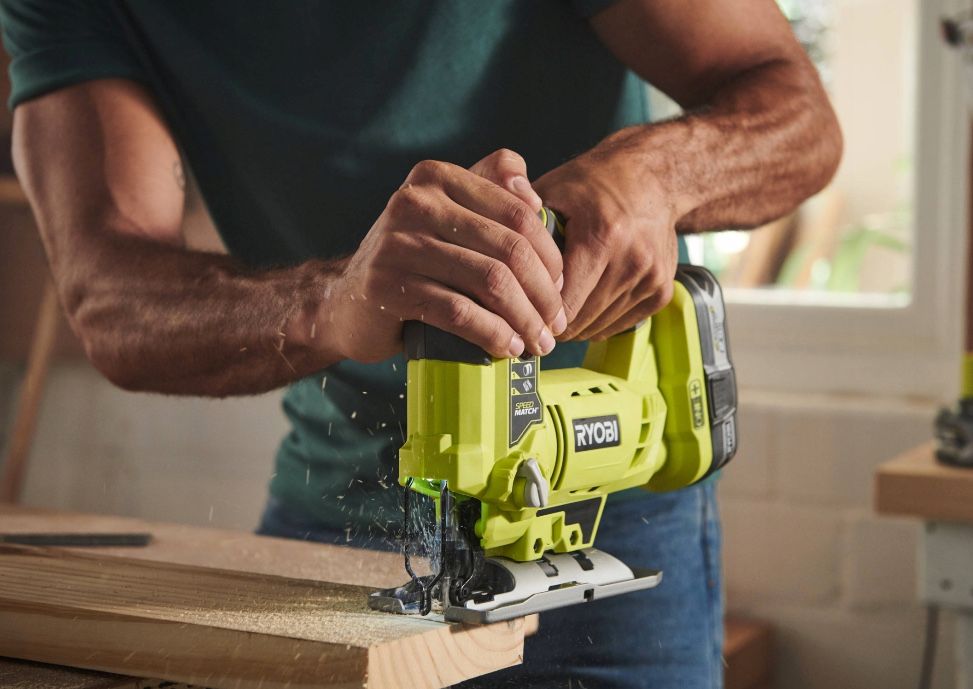 RYOBI Wyrzynarka Przecinarka Piła do Drewna Akumulatorowa Bez Aku