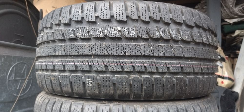 Opony R18/40/235zima montaż 4szt. (7min.)