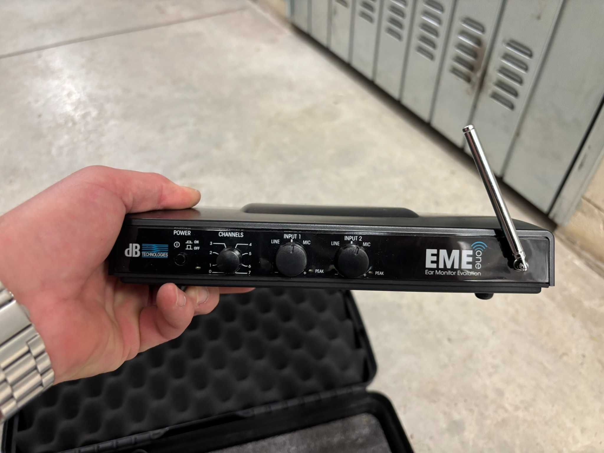 Odsłuch bezprzewodowy db Technologies EME One + akumulatory / monitor