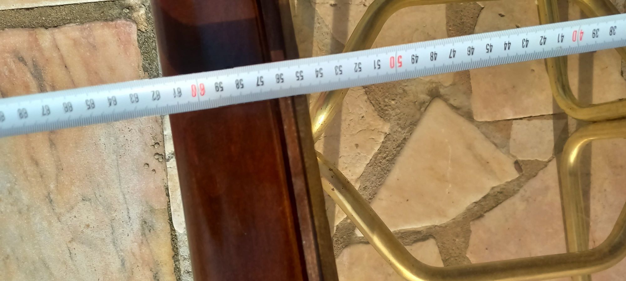 Mesa de Apoio em Madeira com Pés em Ferro
