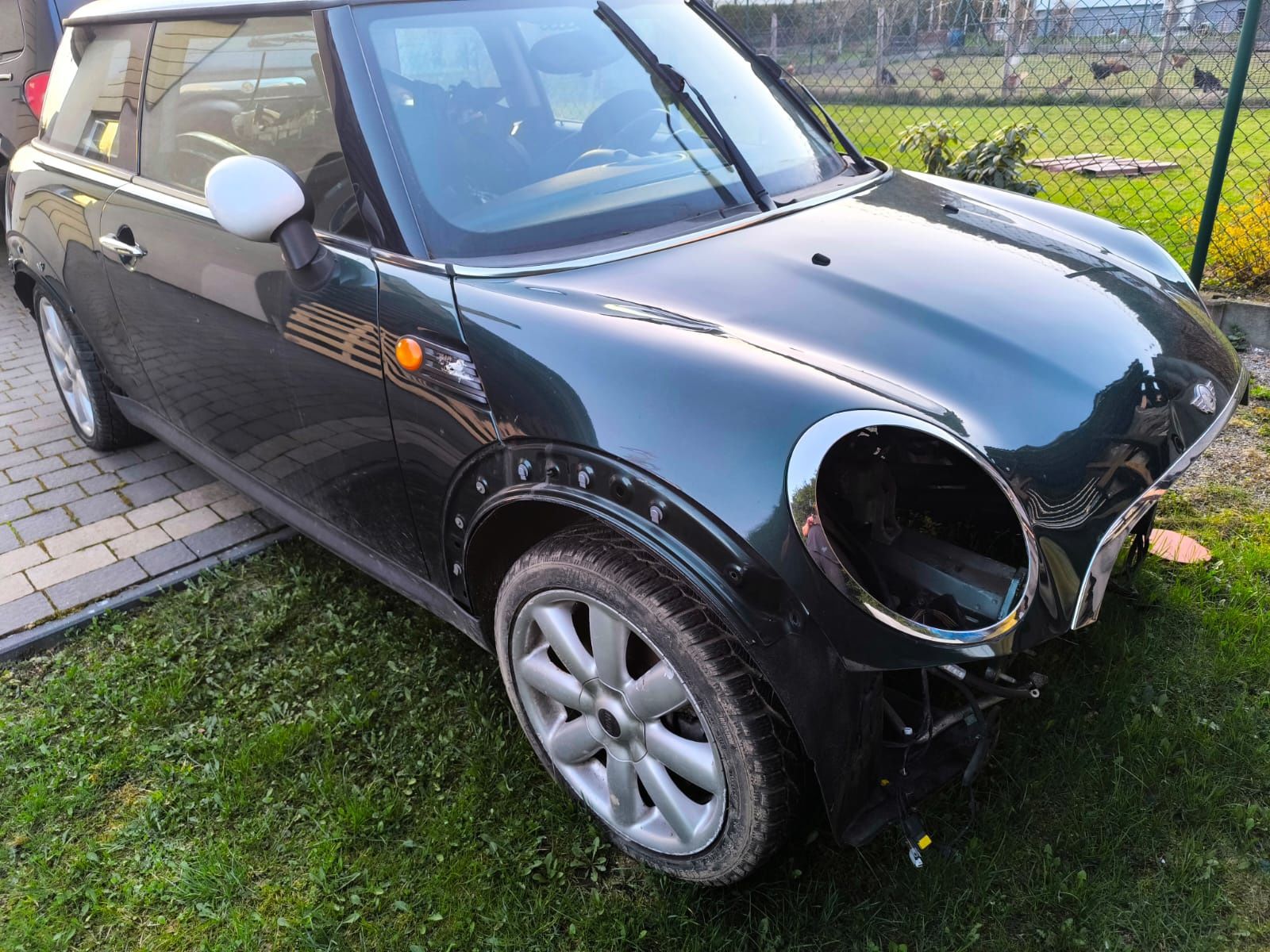 Mini Cooper benzyna, uszkodzony, na części