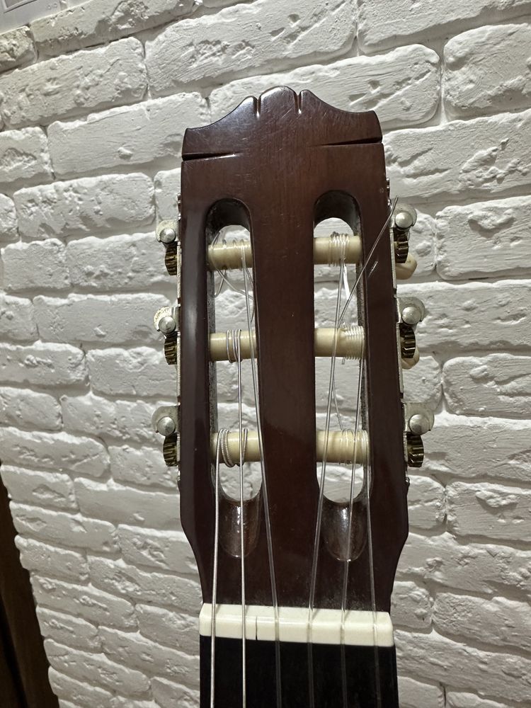 Акустическая гитара Yamaha cg100a