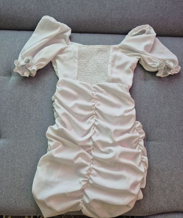 Вечірня сукня біла