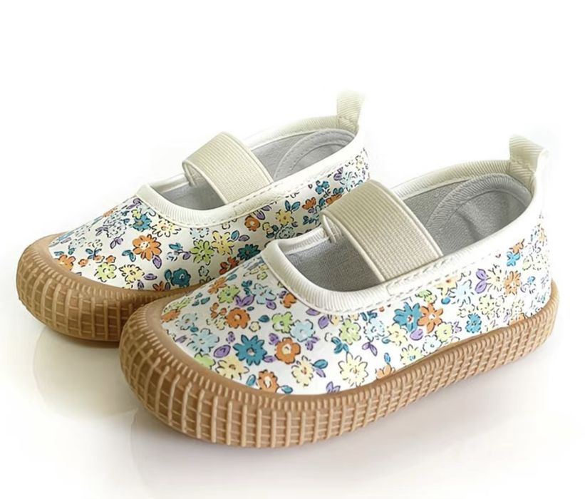 Туфлі та тапки дитячі