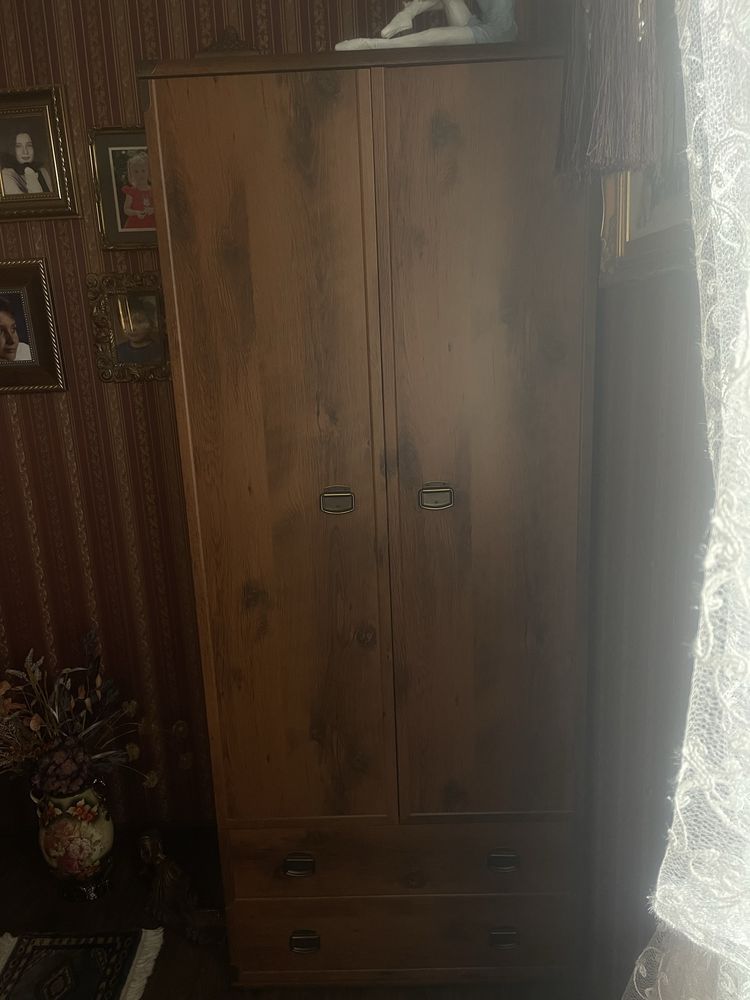 Szafa dwudrzwiowa z szufladami