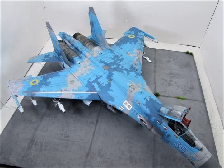 Su-27 1/48 UB .b .SM