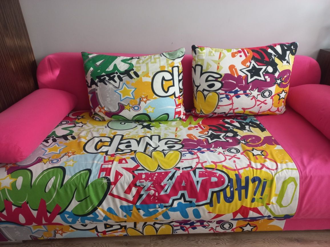 Łóżko rozkładane kanapa sofa z poduszkami różowa młodzieżowa