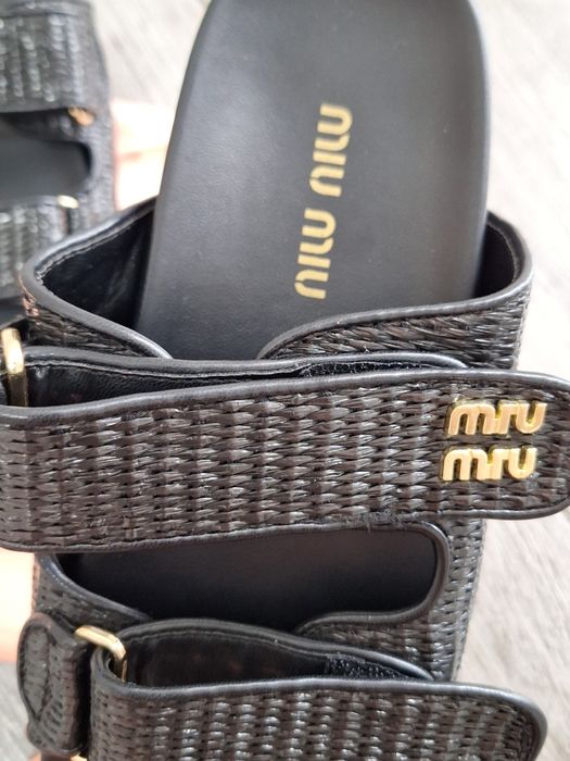 Miu miu klapki kultowy model