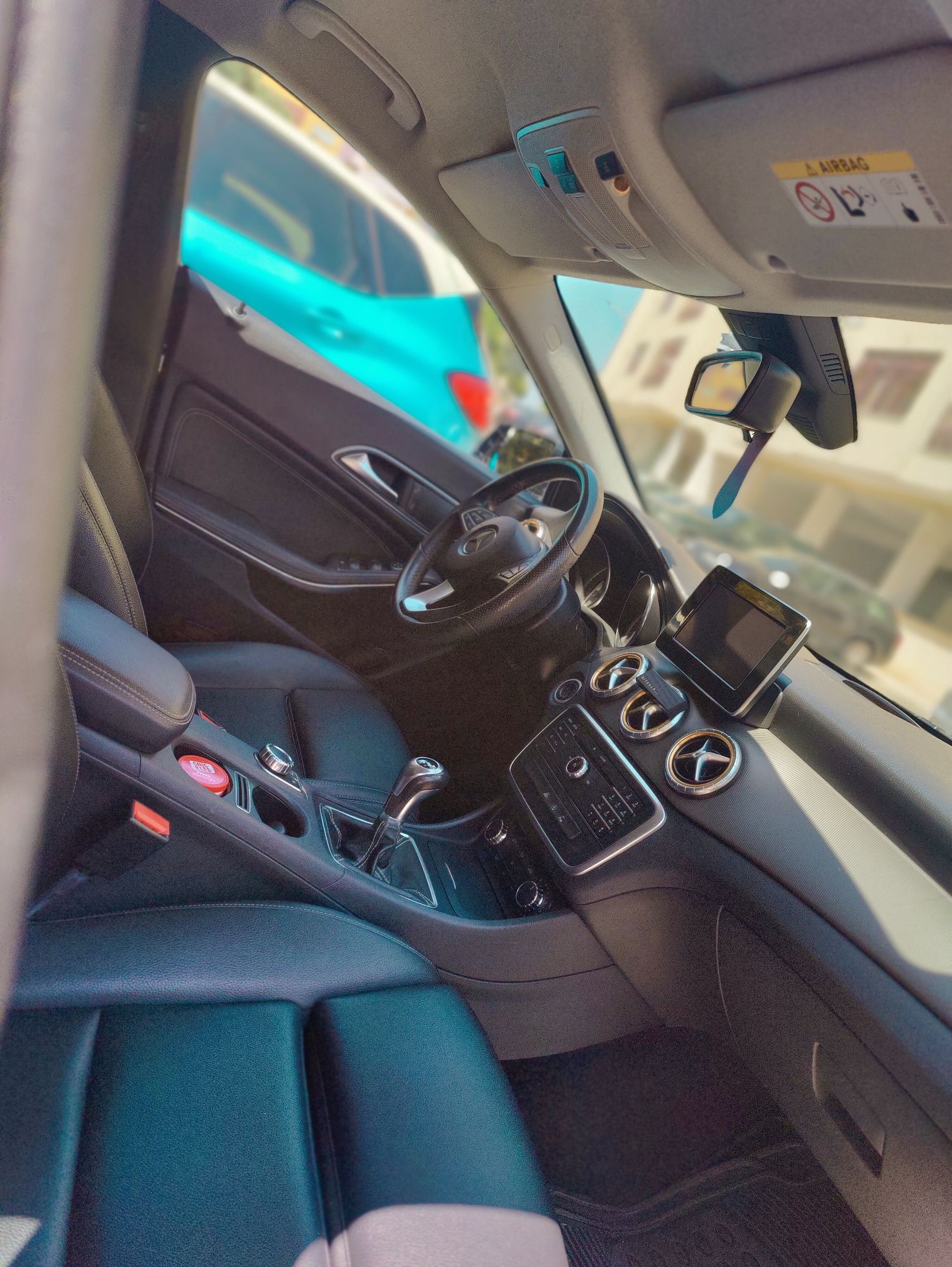 Mercedes-Benz CLA180