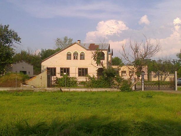 Большой дом в живописном уголке села Новая Прага