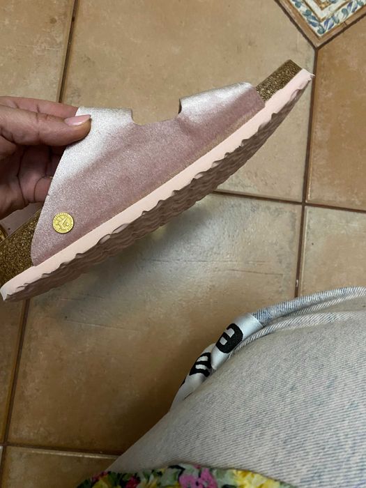 Б/у Біркеншток Арізона як у Барбі, 40 розмір жіноче сабо