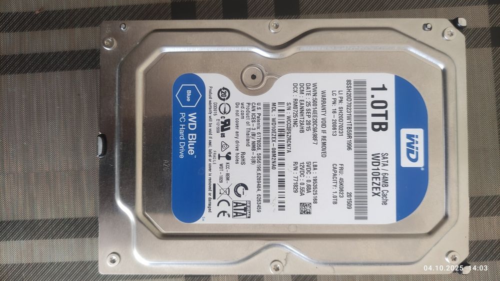 SSD накопитель 64Gb;винт 1Tb.