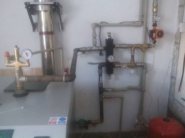 Встановлюємо опалення,проводимо воду каналізацію монтуємо  сантехніку