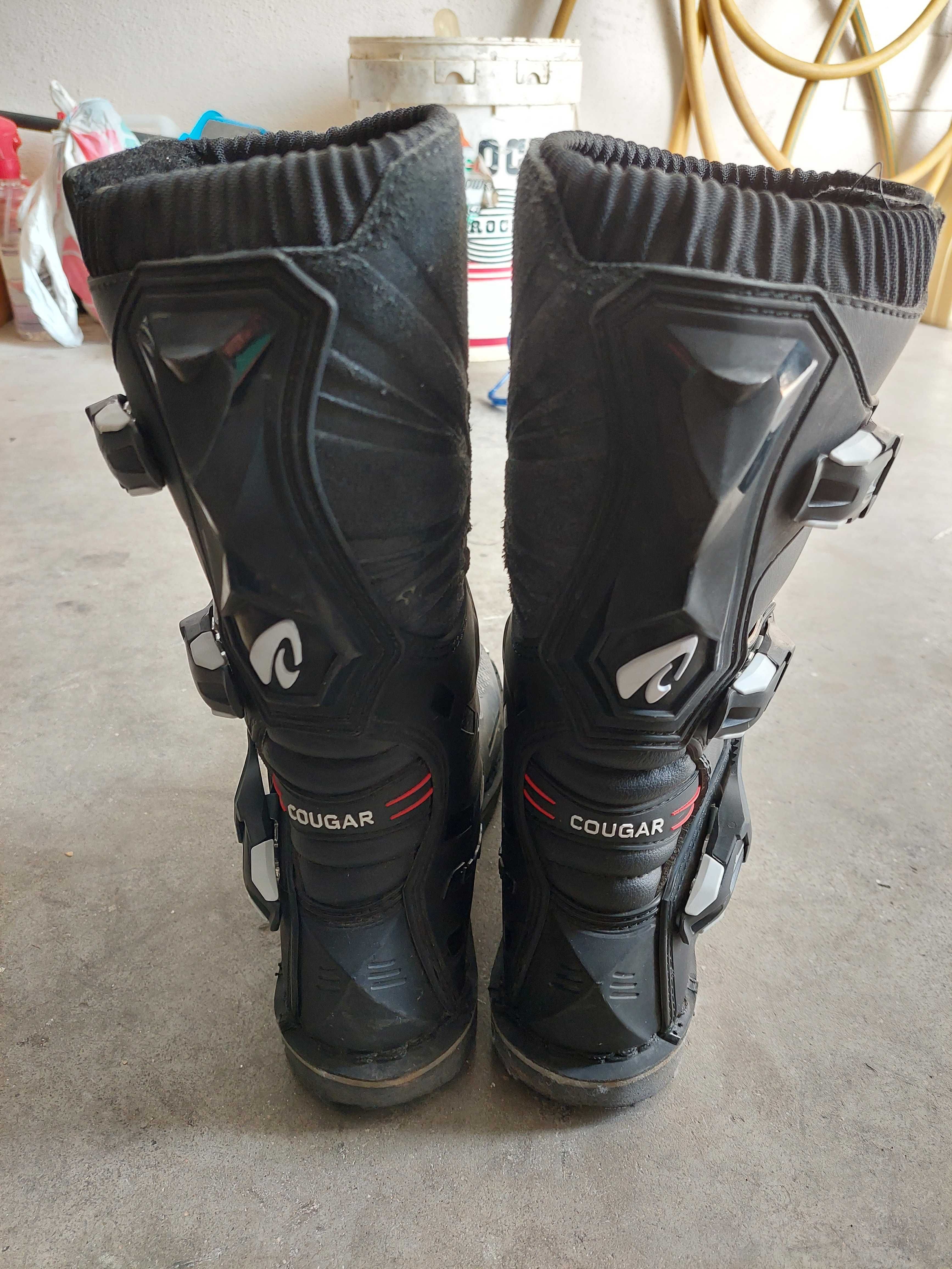 Botas off road Forma e equipamento