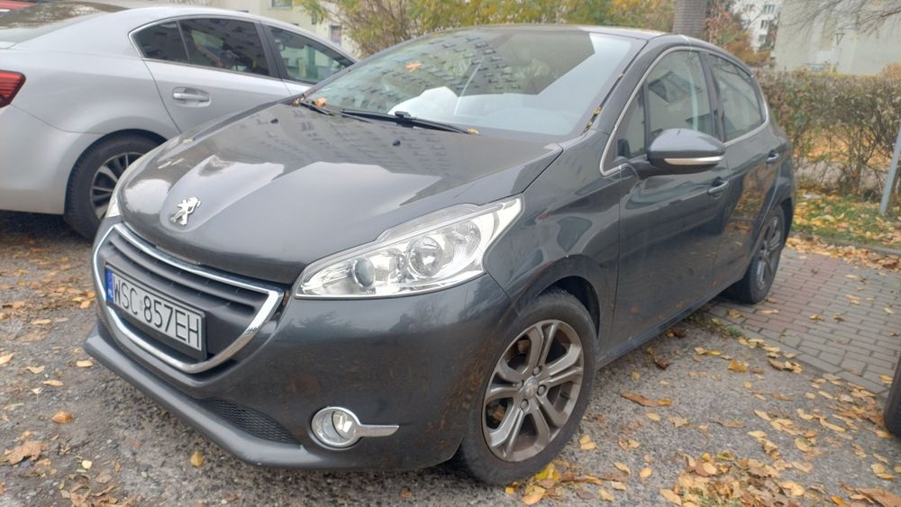 Peugeot 208 z 2016 r. z przebiegiem 70.000 km uszkodzony Warszawa