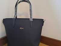 mala lacoste em preto