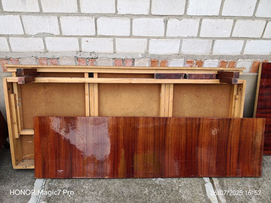 Ліжко з треляжом та дошкою для малювання