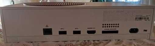 Vendo Xbox series S, com muito pouco uso.