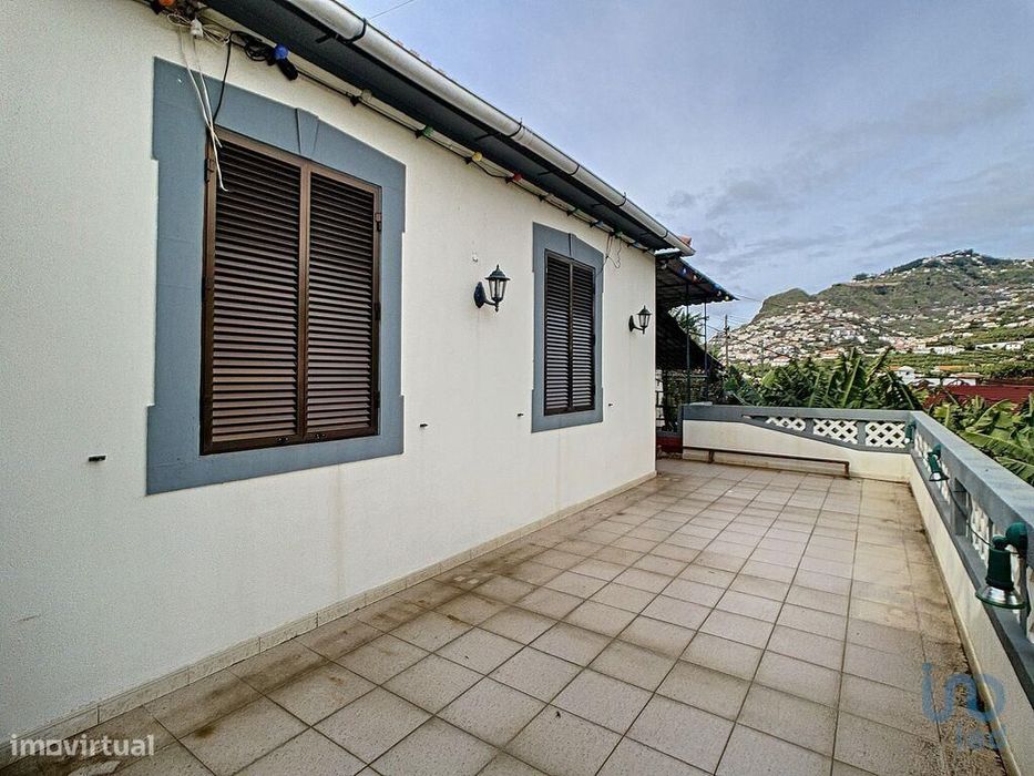 Casa T3 em Câmara de Lobos de 137,00 m2
