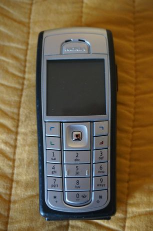Telemóvel NOKIA 6230i com bateria e carregador