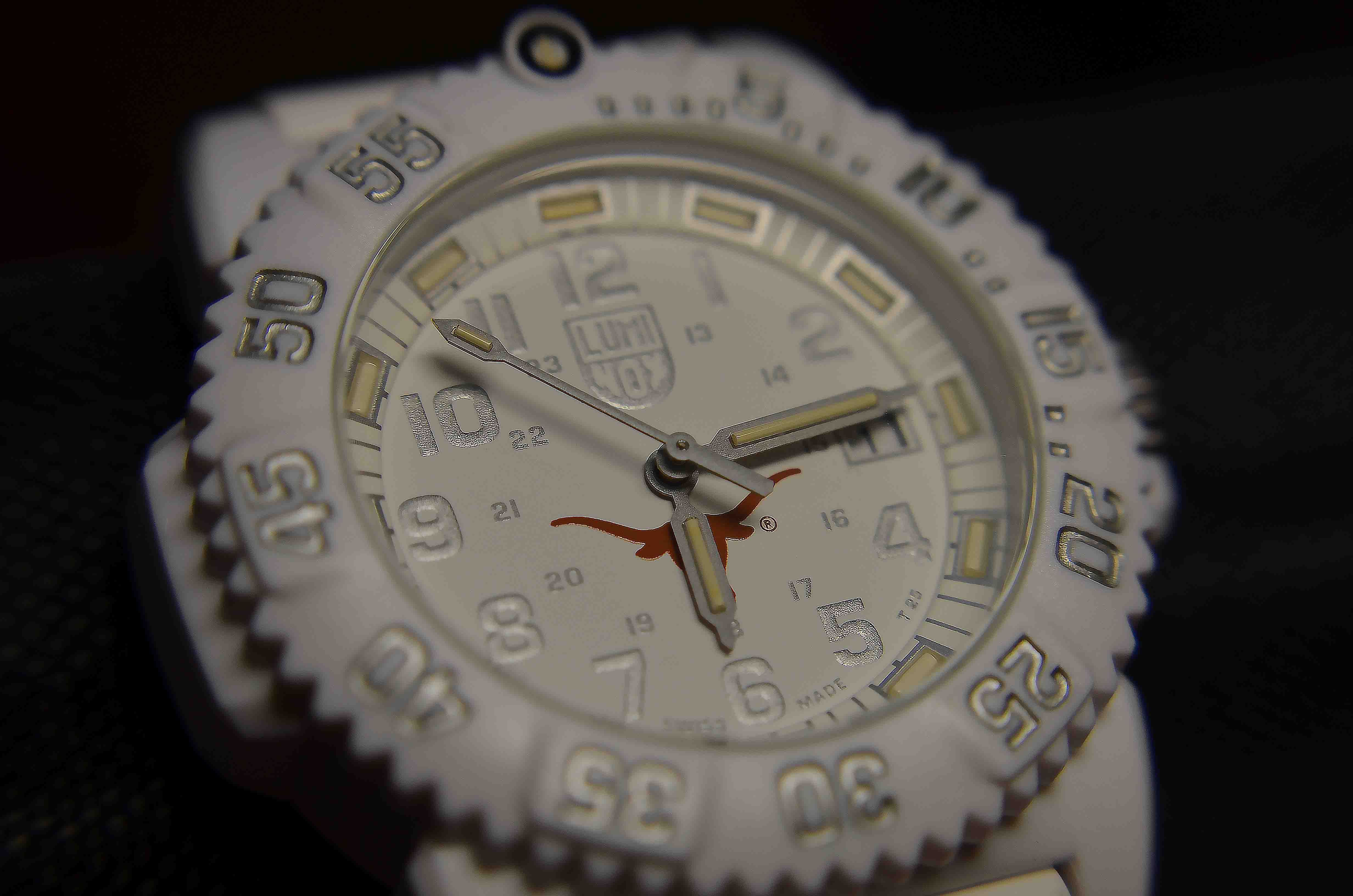 ø 38 mm. Luminox™ 7050 xs. Texas logo. Swiss made